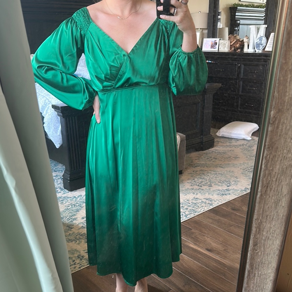 Emerald Green V-Neck Bishop Sleeve Sundress for Weddings